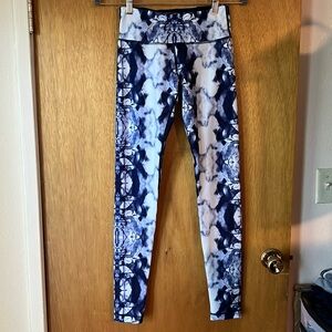 Lululemon Wunder Under low rise leggings Sz 4